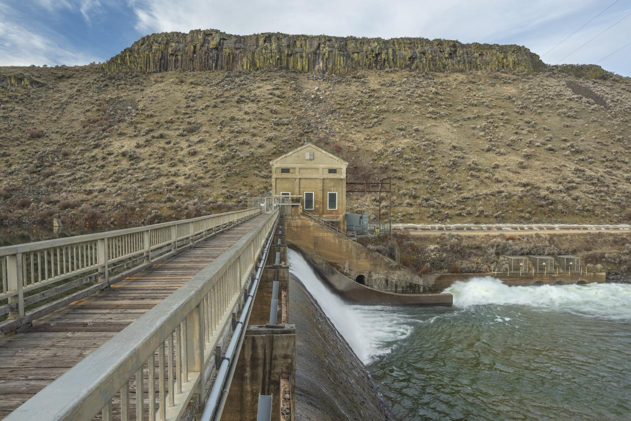 Wastewater discharge treatment station