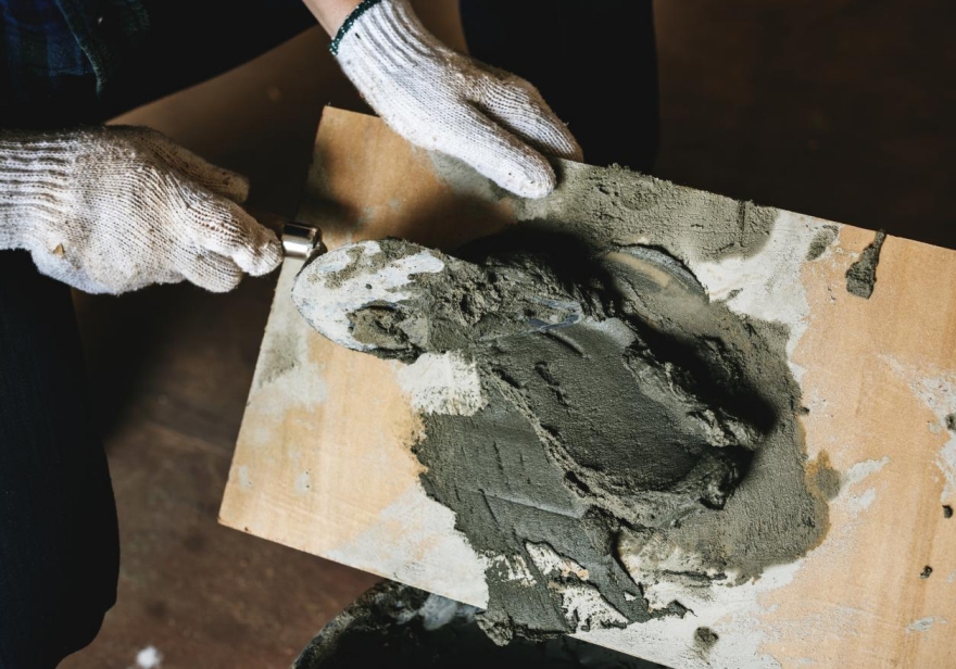 Building materials with good water retention properties
